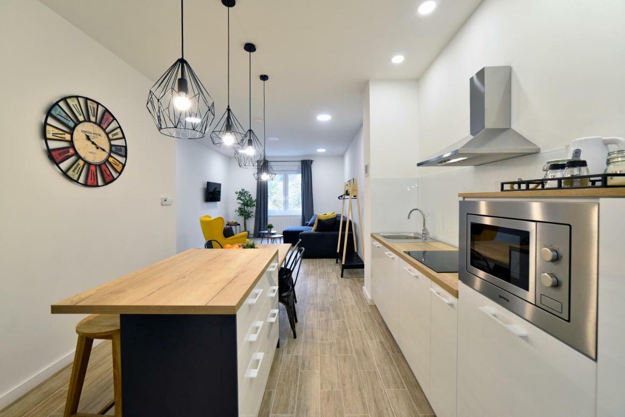 Fishnjak Apartments Zagreb Bagian luar foto